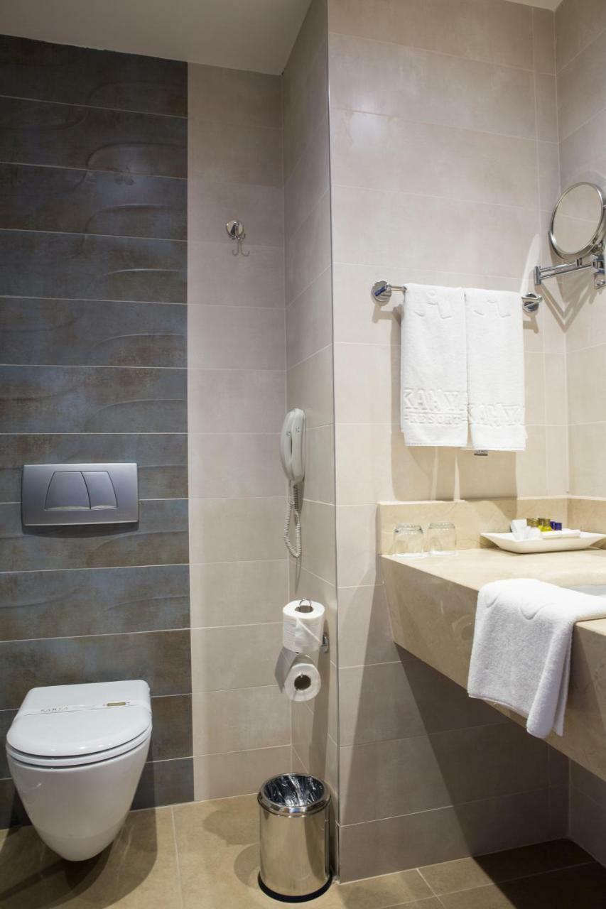 Standard Double or Twin Room,779137887:JPEG